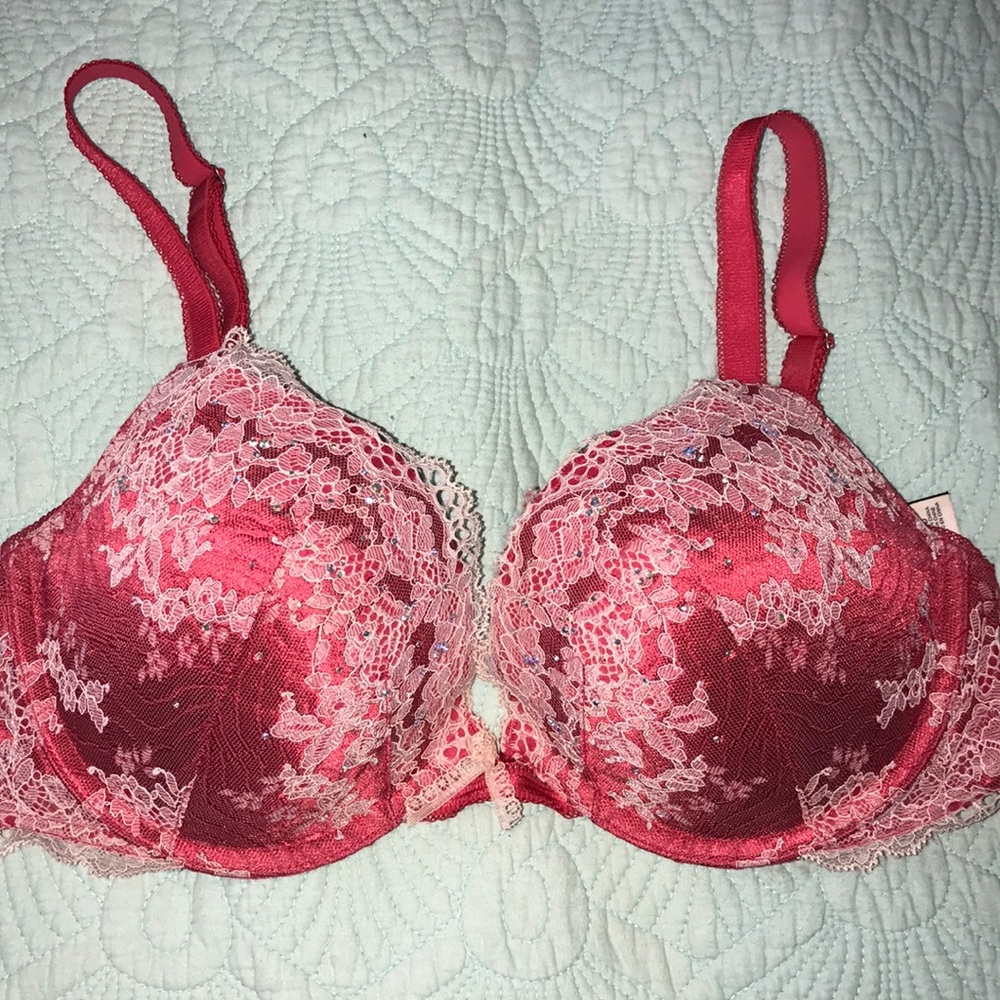 Victoria's Secret 34D bra